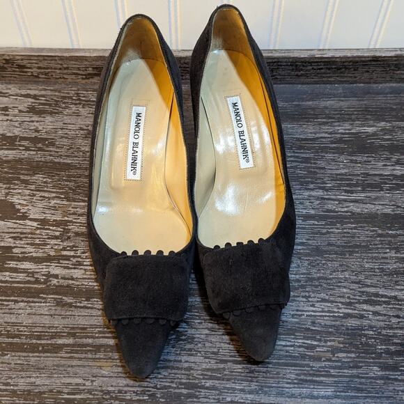 Manolo Blahnik Women's Black Suede Pointed Toe Heels Size 37 - Picture 2 of 7